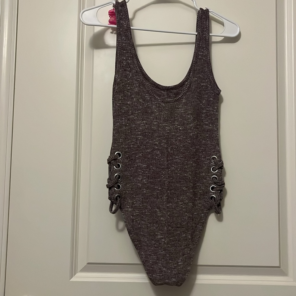 Beautiful Ribbed bodysuit - Picture 3 of 5